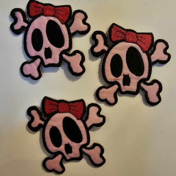 **SOLD** Iron On Patch Skull BoNES Pink Red Bow appliqué Lot of 25 - Picture 5 of 8